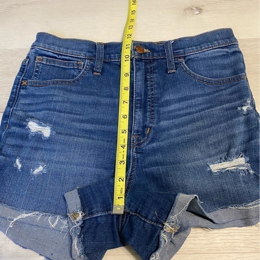 Madewell Roadtripper High Rise Raw Hem Jean Shorts, Medium Wash, Size 27 - Picture 10 of 10